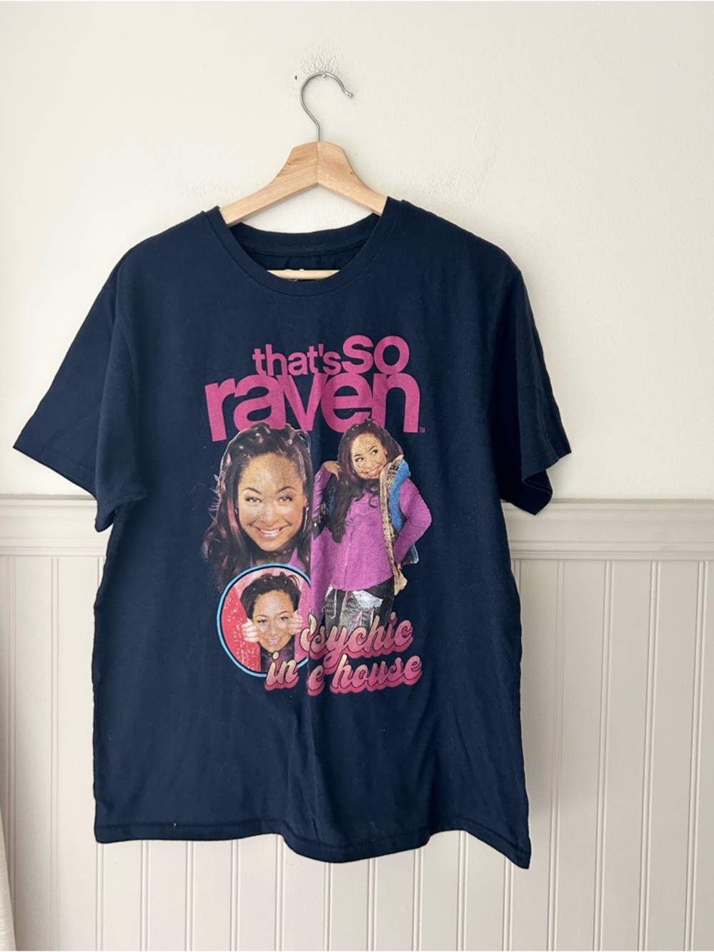 Disney That's So Raven Navy Tee with Pink Graphic Size Large Shirt